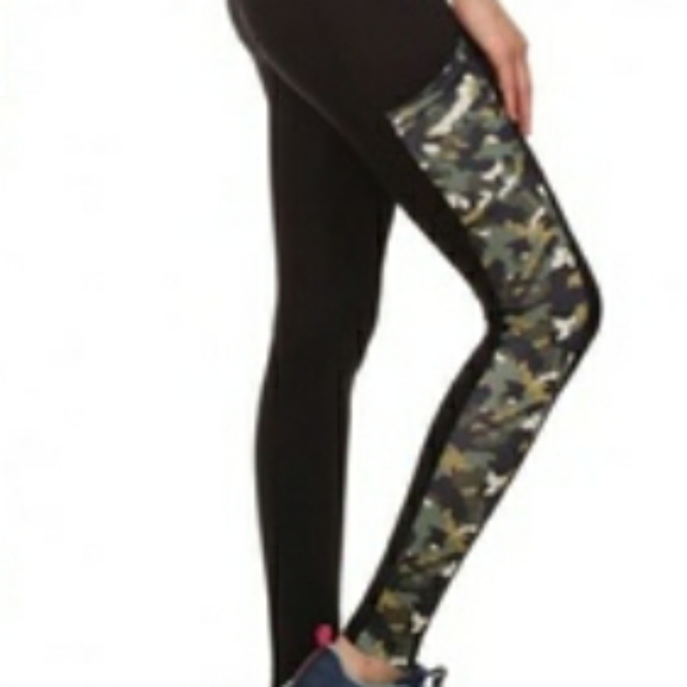 Black Active Leggings with Camo Side Panels and Pockets size XS - S